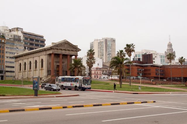 Cover for Premier tango à Montevideo